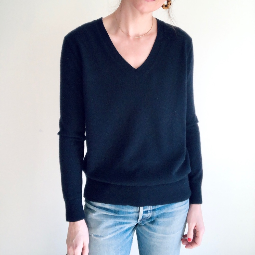 Vince navy blue cashmere pullover